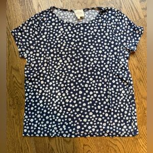 Sezane 100% linen daisy t shirt. Size small.
